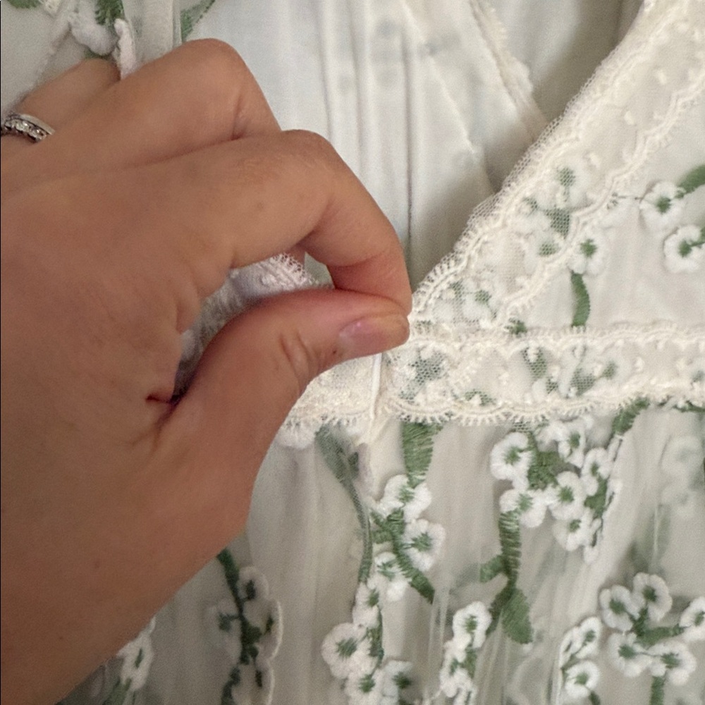 Red Dress x Ever After Heavenly Sights Ivory Floral Print Maxi Dress-M - Picture 9 of 9